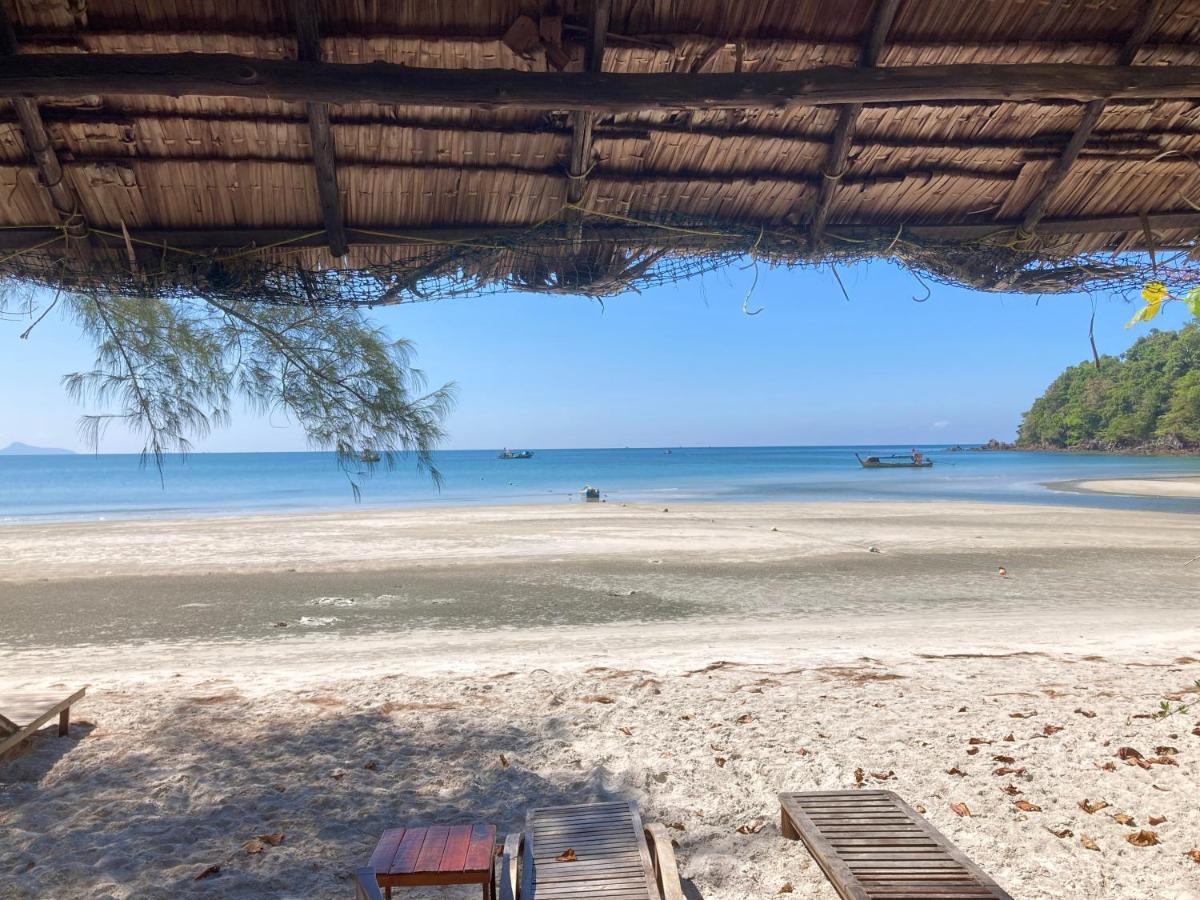 Hotel La Ong Lay Koh Phayam Esterno foto