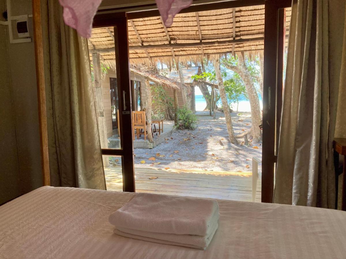 Hotel La Ong Lay Koh Phayam Esterno foto