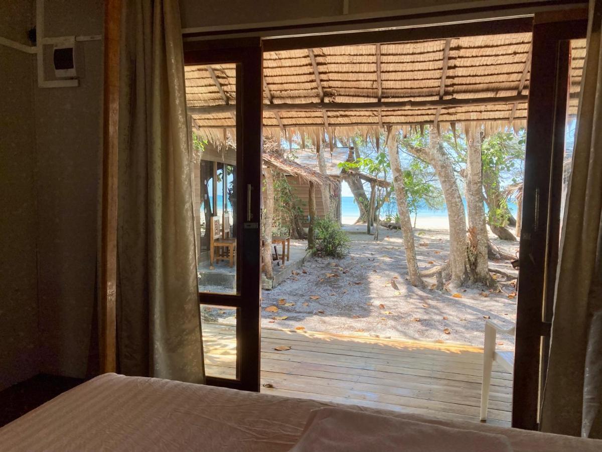 Hotel La Ong Lay Koh Phayam Esterno foto