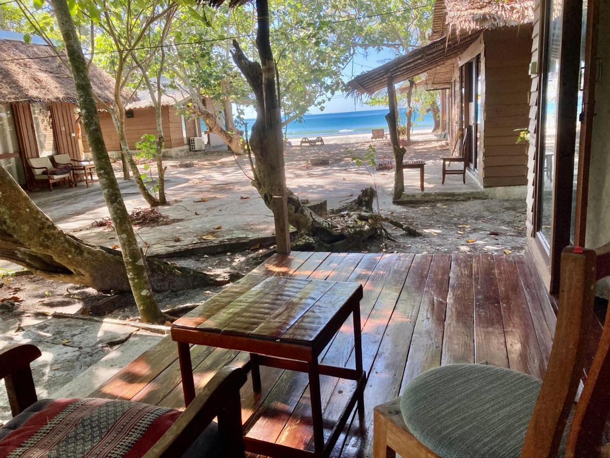Hotel La Ong Lay Koh Phayam Esterno foto