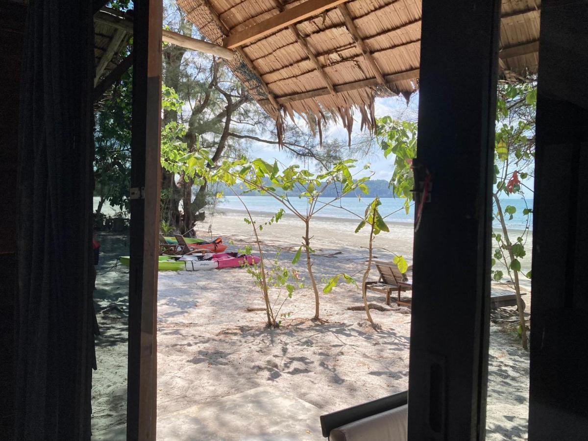 Hotel La Ong Lay Koh Phayam Esterno foto