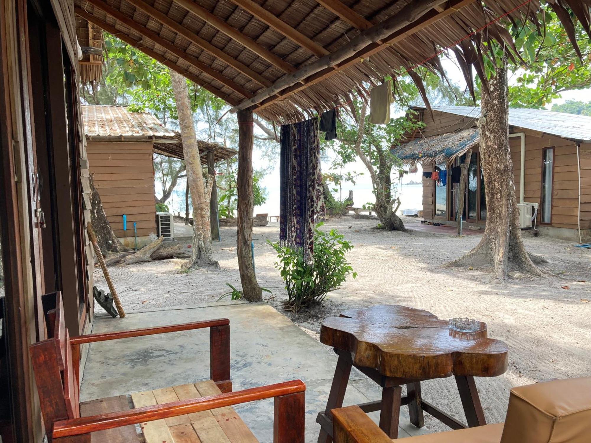 Hotel La Ong Lay Koh Phayam Esterno foto
