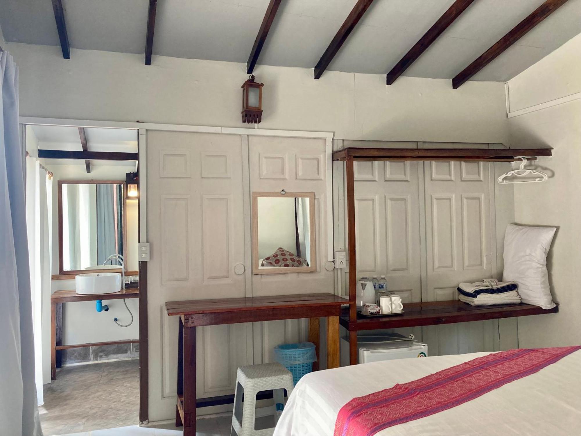 Hotel La Ong Lay Koh Phayam Esterno foto