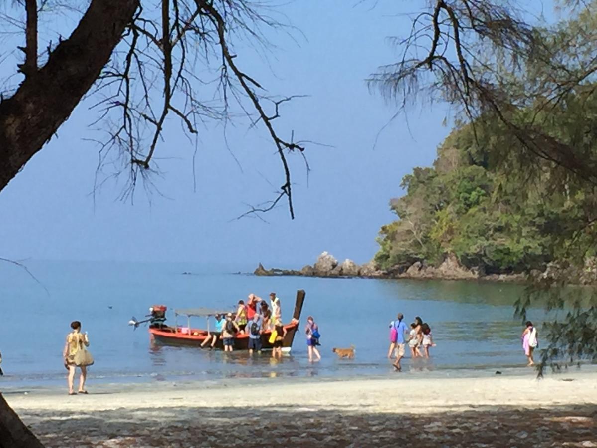 Hotel La Ong Lay Koh Phayam Esterno foto