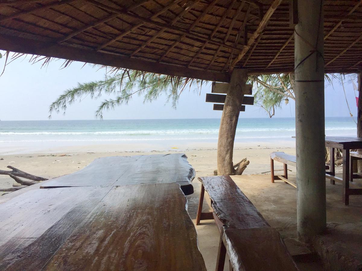 Hotel La Ong Lay Koh Phayam Esterno foto