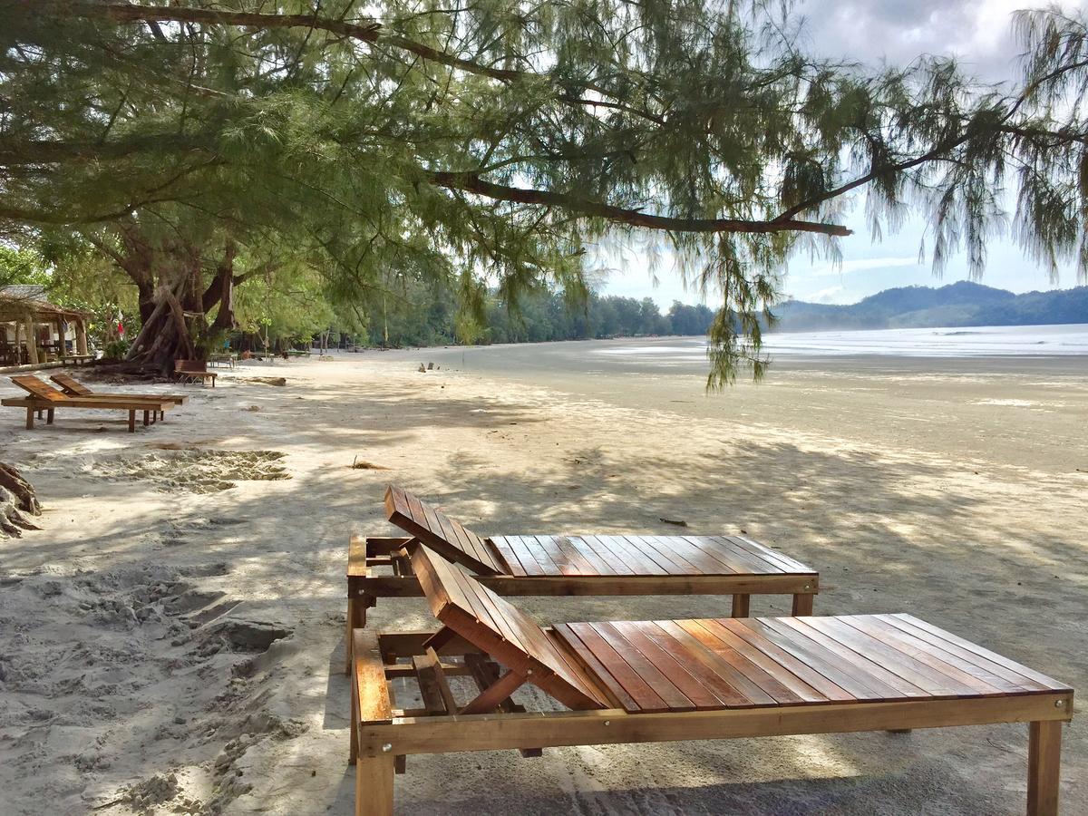 Hotel La Ong Lay Koh Phayam Esterno foto