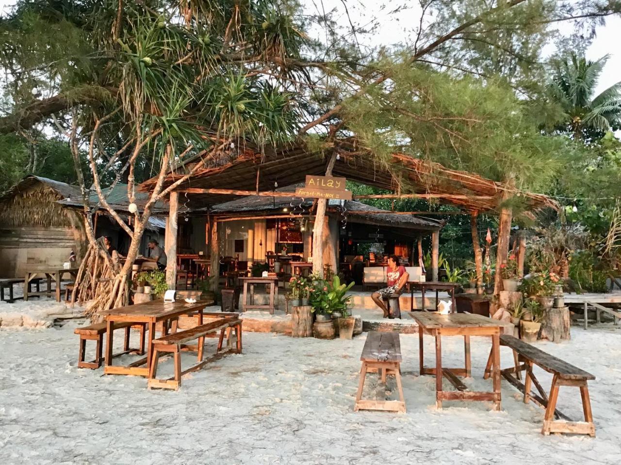 Hotel La Ong Lay Koh Phayam Esterno foto