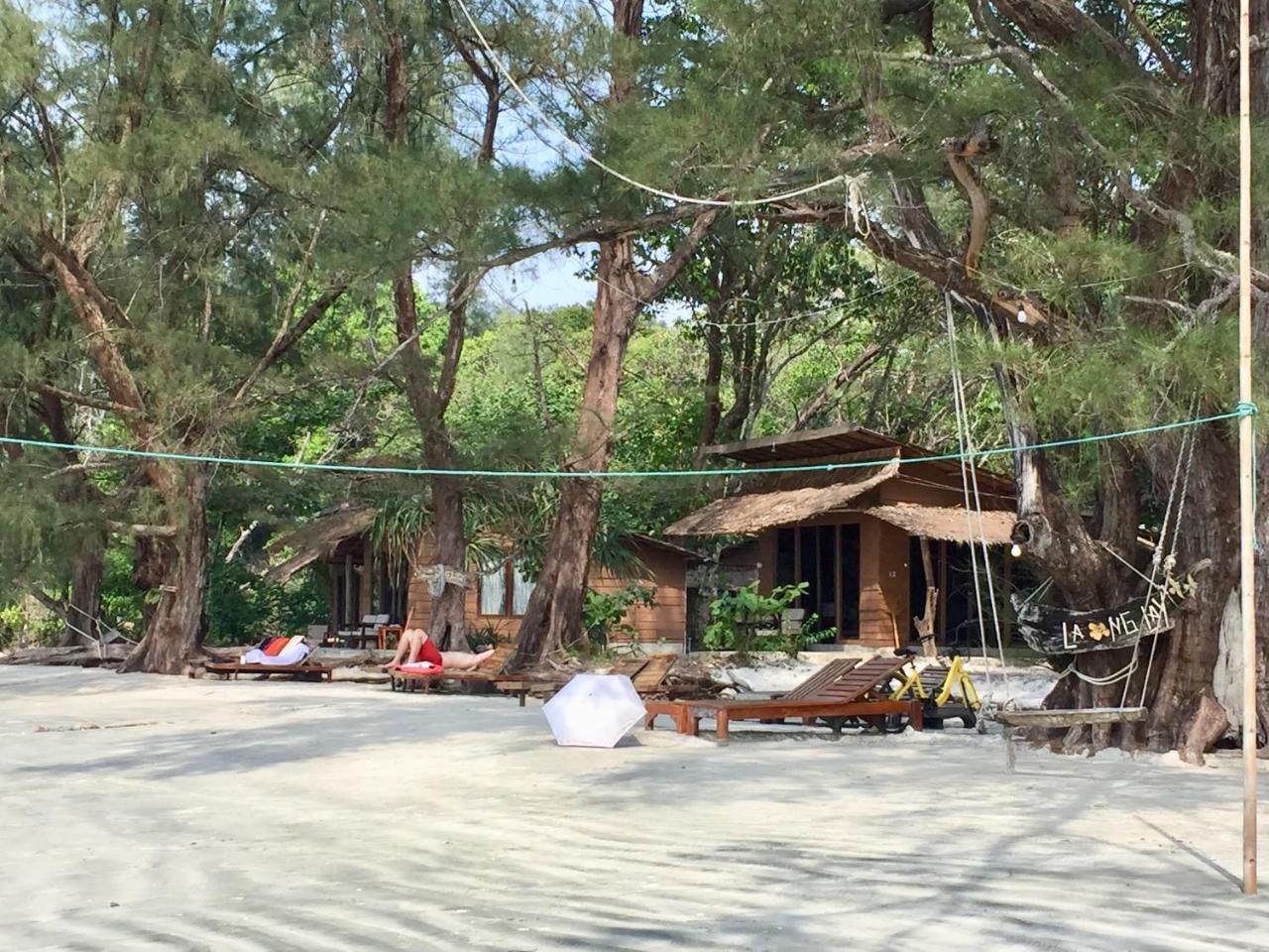 Hotel La Ong Lay Koh Phayam Esterno foto