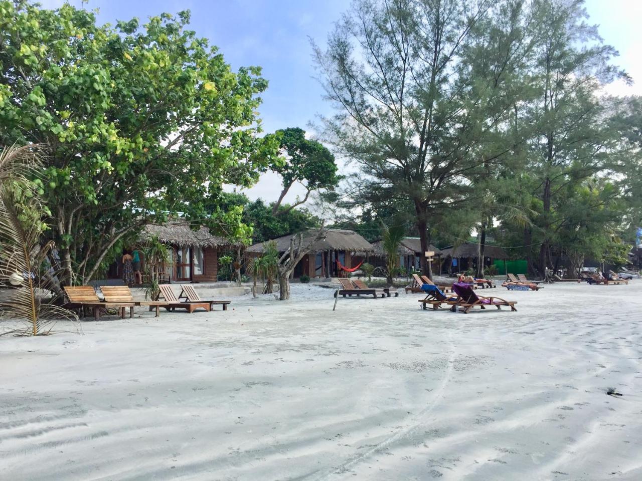 Hotel La Ong Lay Koh Phayam Esterno foto