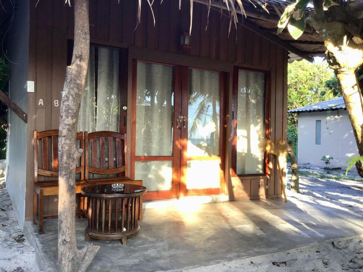 Hotel La Ong Lay Koh Phayam Esterno foto