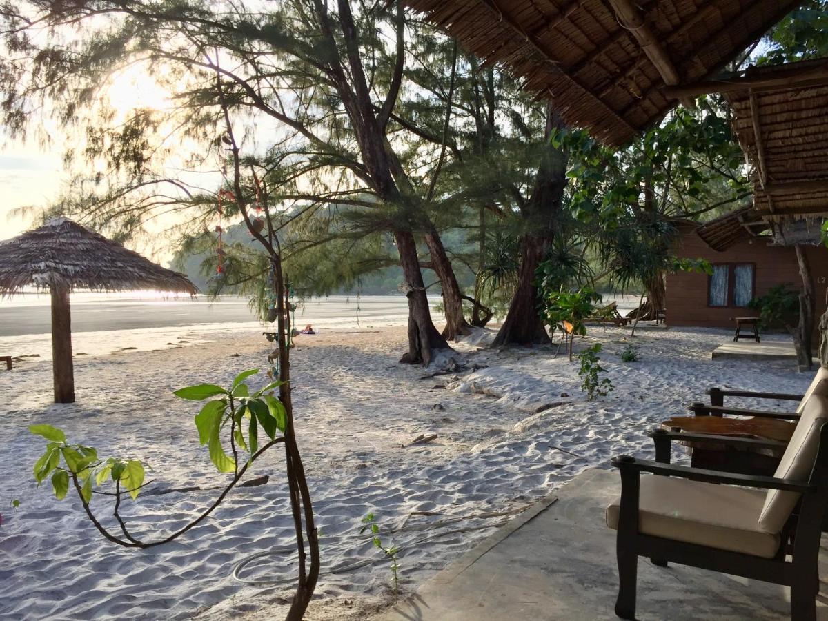 Hotel La Ong Lay Koh Phayam Esterno foto
