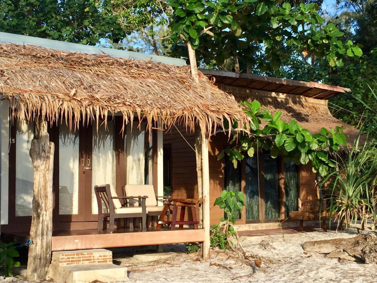 Hotel La Ong Lay Koh Phayam Esterno foto