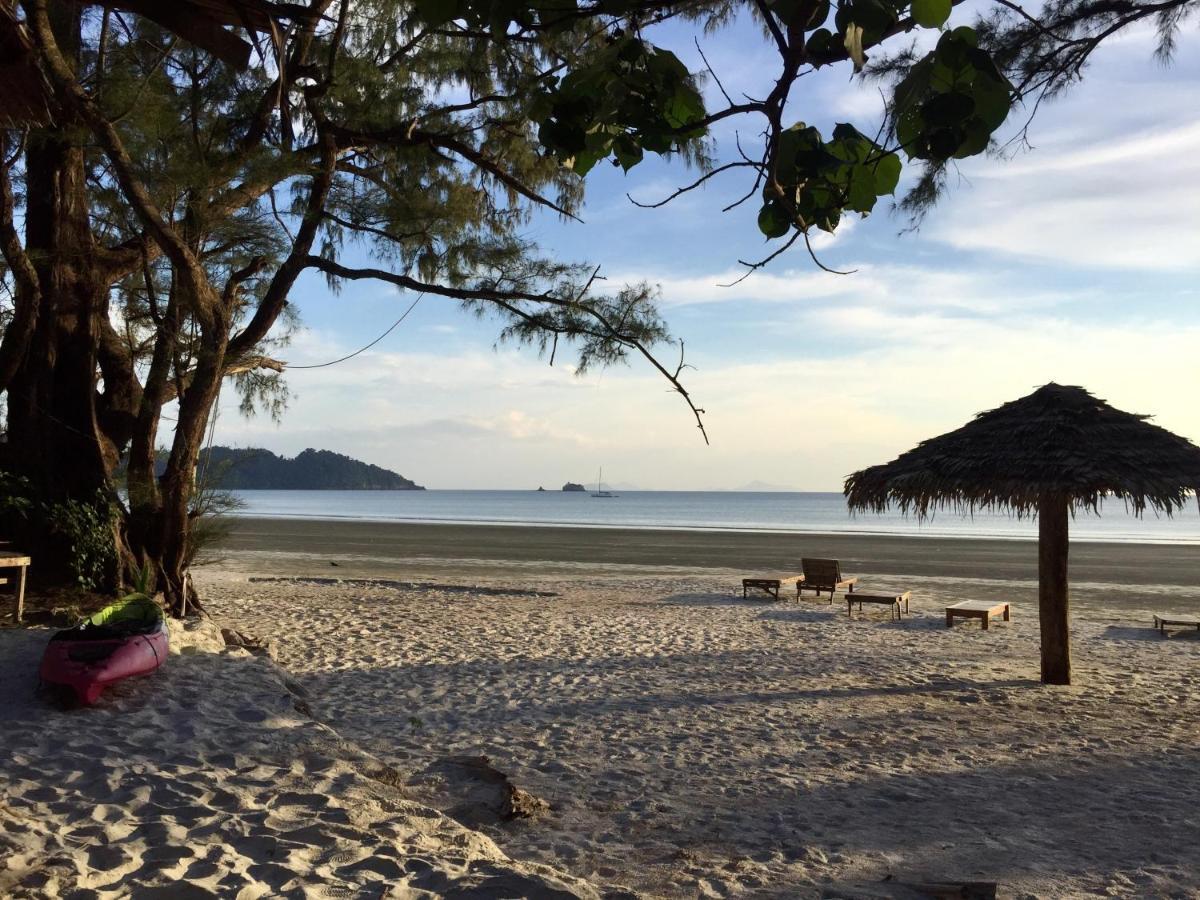 Hotel La Ong Lay Koh Phayam Esterno foto