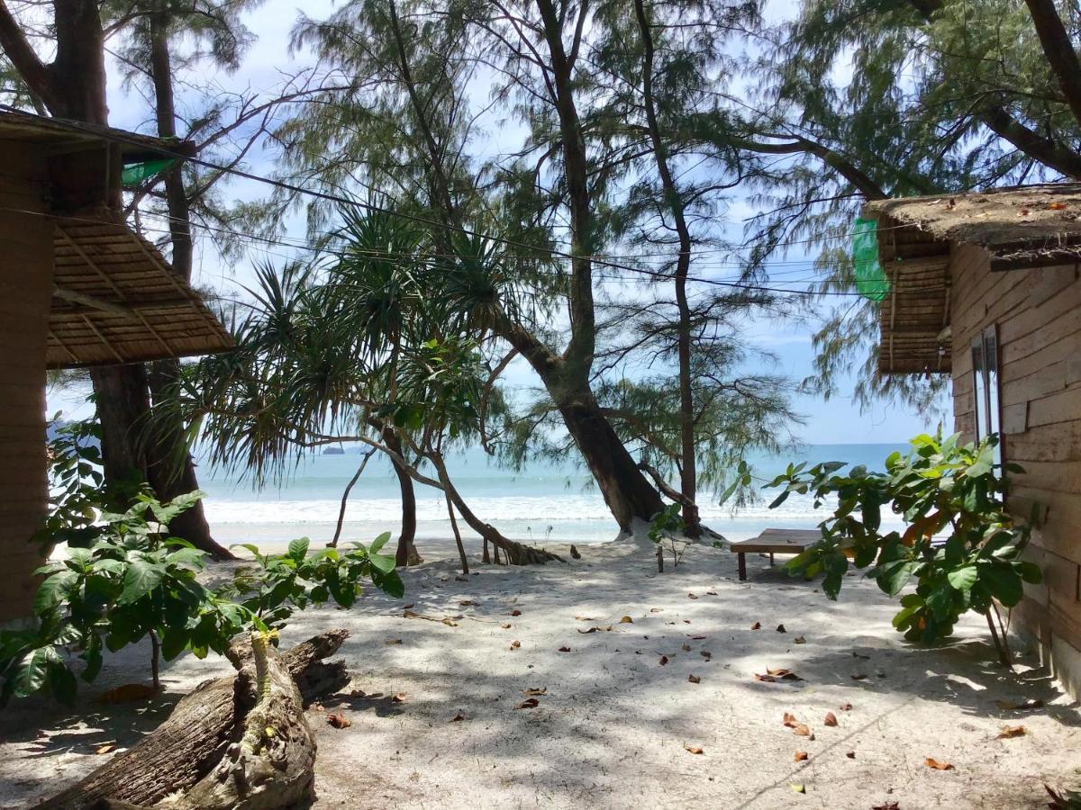 Hotel La Ong Lay Koh Phayam Esterno foto